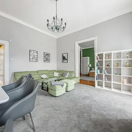 Maison Lumière -comfy Buda Retreat Ac, Balcony Near M2 Metro *