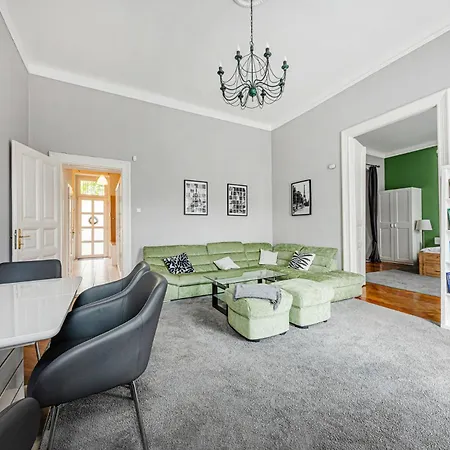 Appartamento Maison Lumière -comfy Buda Retreat Ac, Balcony Near M2 Metro *