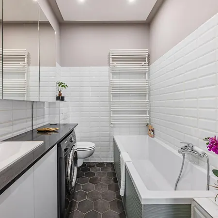 Maison Lumière -comfy Buda Retreat Ac, Balcony Near M2 Metro Appartamento