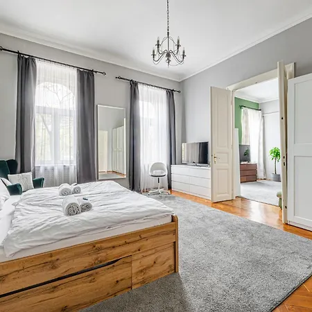 Apartment Maison Lumiere Buda - Near M2 Metro Budapest