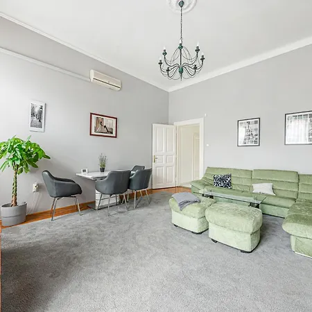 Maison Lumiere Buda - Near M2 Metro Budapest