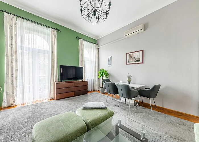 Maison Lumiere -comfy Buda Retreat Ac, Balcony Near M2 Metro شقة *