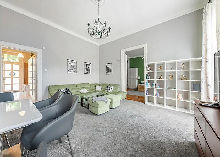 Maison Lumiere -comfy Buda Retreat Ac, Balcony Near M2 Metro *