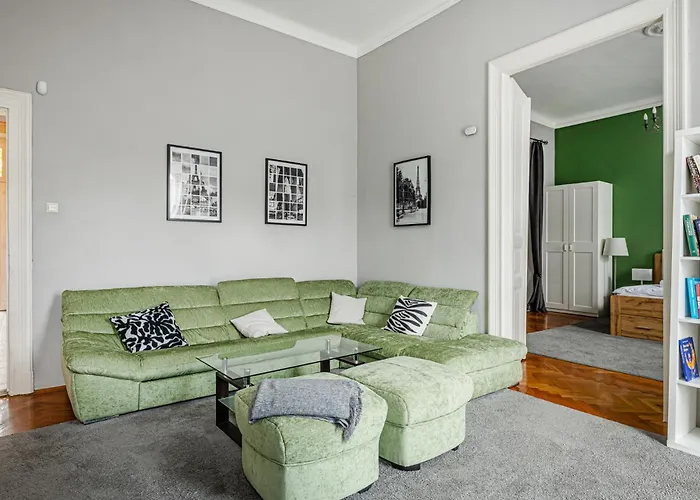 Maison Lumiere -comfy Buda Retreat Ac, Balcony Near M2 Metro شقة بودابست