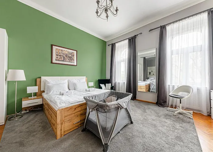 Maison Lumiere -comfy Buda Retreat Ac, Balcony Near M2 Metro شقة