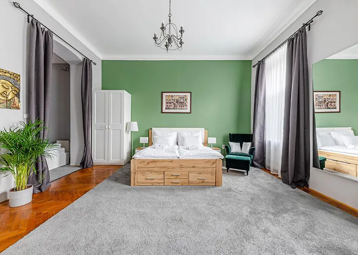 شقة Maison Lumiere -comfy Buda Retreat Ac, Balcony Near M2 Metro