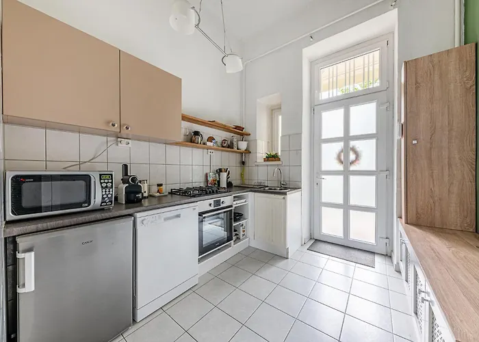 Maison Lumiere -comfy Buda Retreat Ac, Balcony Near M2 Metro *