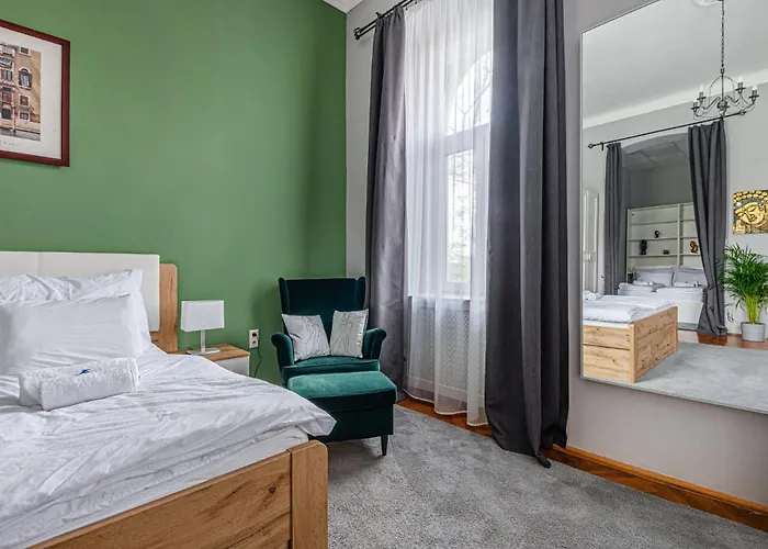 شقة Maison Lumiere -comfy Buda Retreat Ac, Balcony Near M2 Metro بودابست