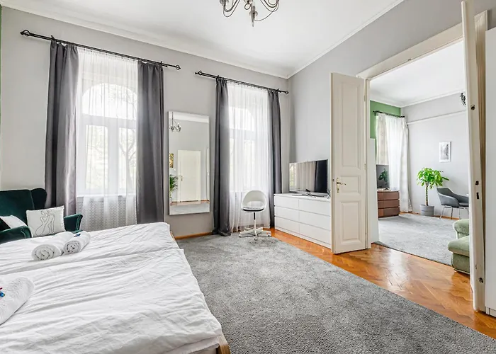 Maison Lumiere -comfy Buda Retreat Ac, Balcony Near M2 Metro * بودابست