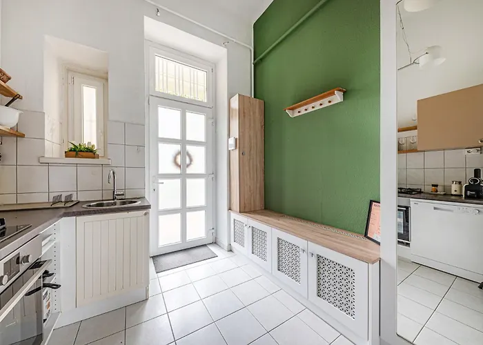 Maison Lumiere -comfy Buda Retreat Ac, Balcony Near M2 Metro