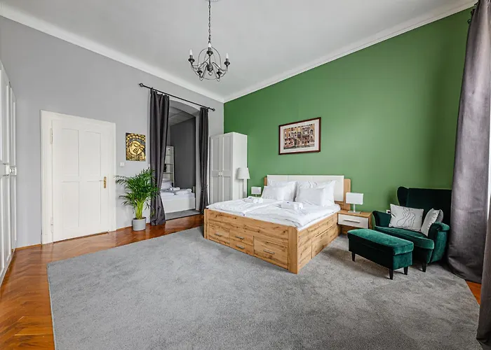 Maison Lumiere -comfy Buda Retreat Ac, Balcony Near M2 Metro شقة *