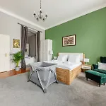 Apartamento Maison Lumiere -comfy Buda Retreat Ac, Balcony Near M2 Metro Budapeste
