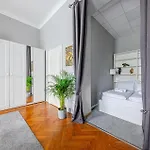 Maison Lumiere -comfy Buda Retreat Ac, Balcony Near M2 Metro *